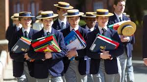 Private vs Public School Options: Which Offers Better Middle School Scholarships?